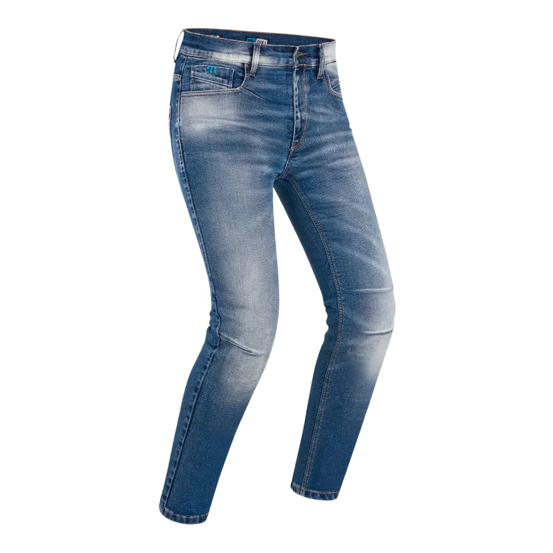 PMJ Cruise jeans motoristične hlače na modelu.