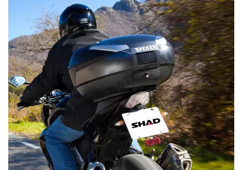 Kovček za motor Shad SH48 Carbon z naslonom